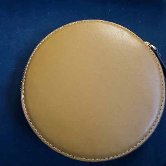 Kate Spade Orange Round Wristlet/Coin Wallet - Picture 3 of 4